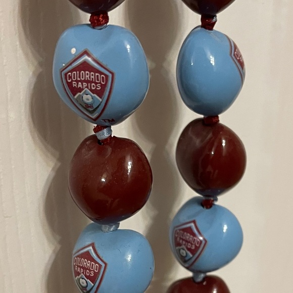 MLS Go Nuts Kukui Nut Lei Necklace - Picture 2 of 6